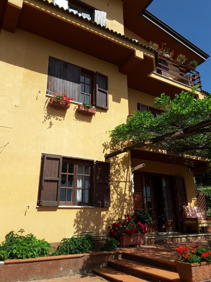 Mansarda Fiorita Bed & Breakfast Abatemarco Exterior photo
