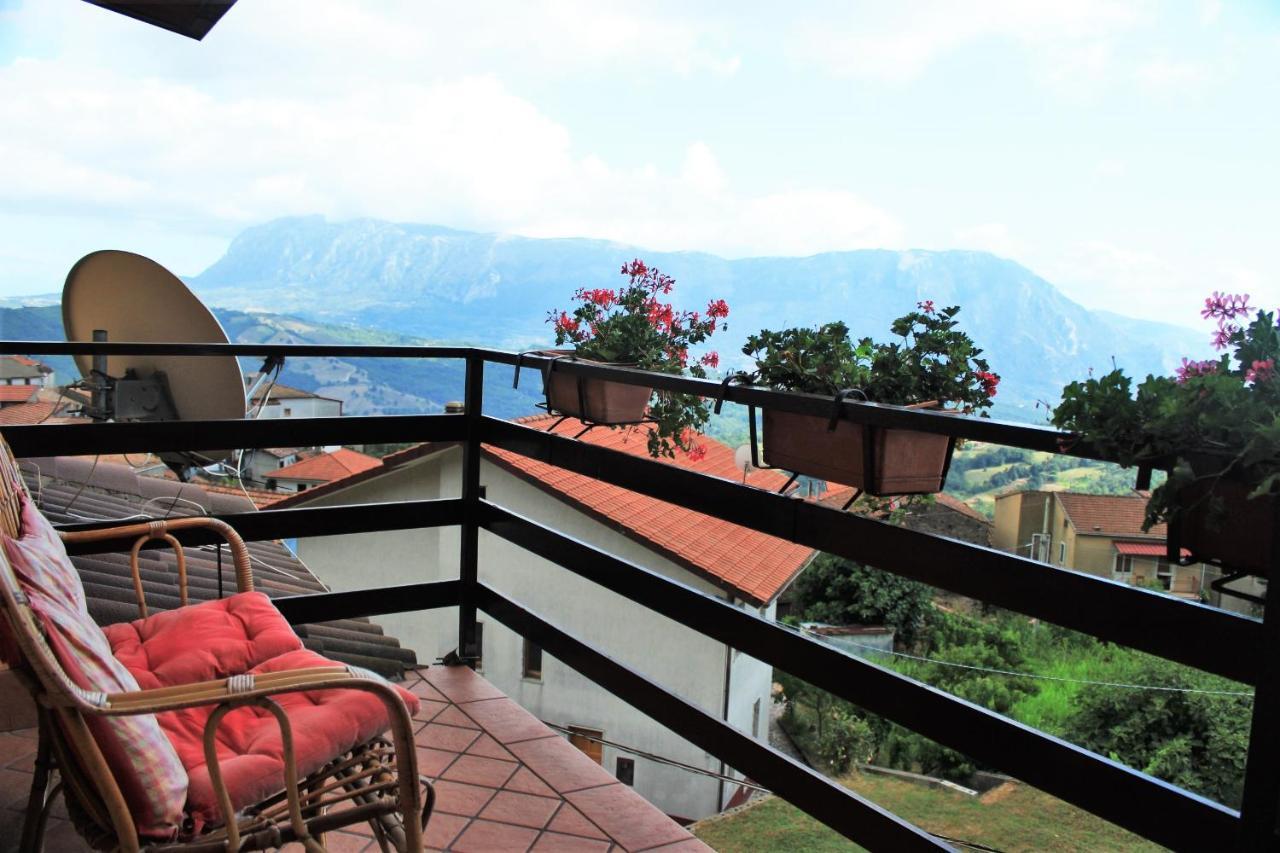 Mansarda Fiorita Bed & Breakfast Abatemarco Exterior photo